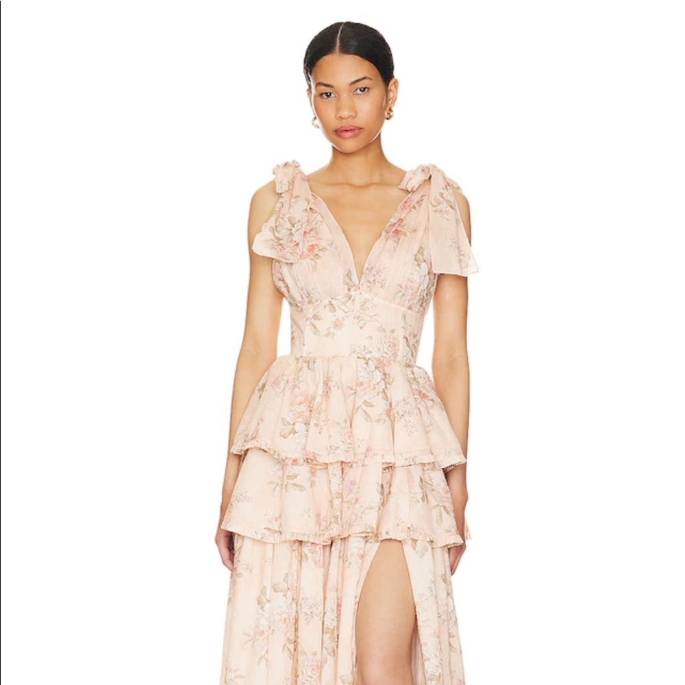 Like new v. Chapman maile gown peach tapestry